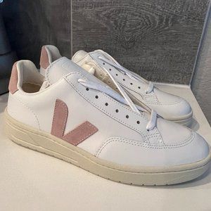 New! Veja V-12 sneakers